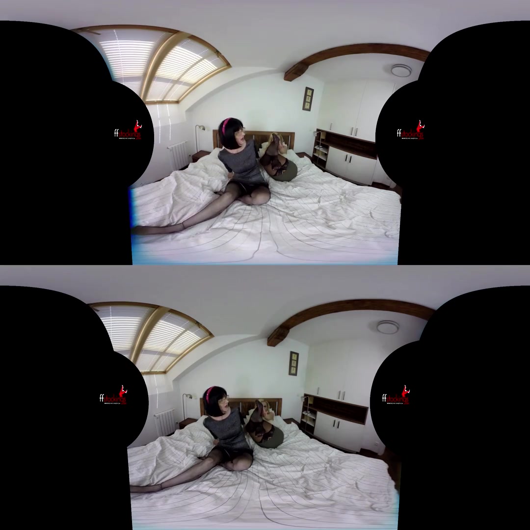Naughty Julia & Vinna Reed in Feel The Heat Virtual Reality - FFStockings