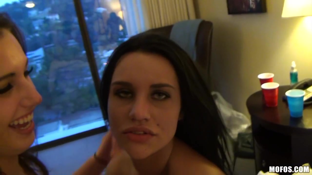 Maryjane Johnson, Mishka, Stephani Moretti - Vacation Fornication!