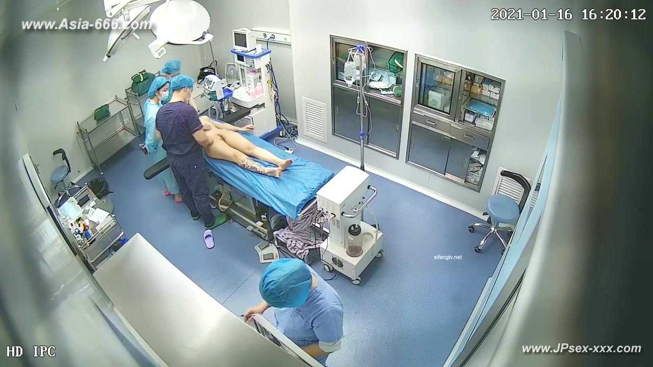 Peeping Hospital patient .***