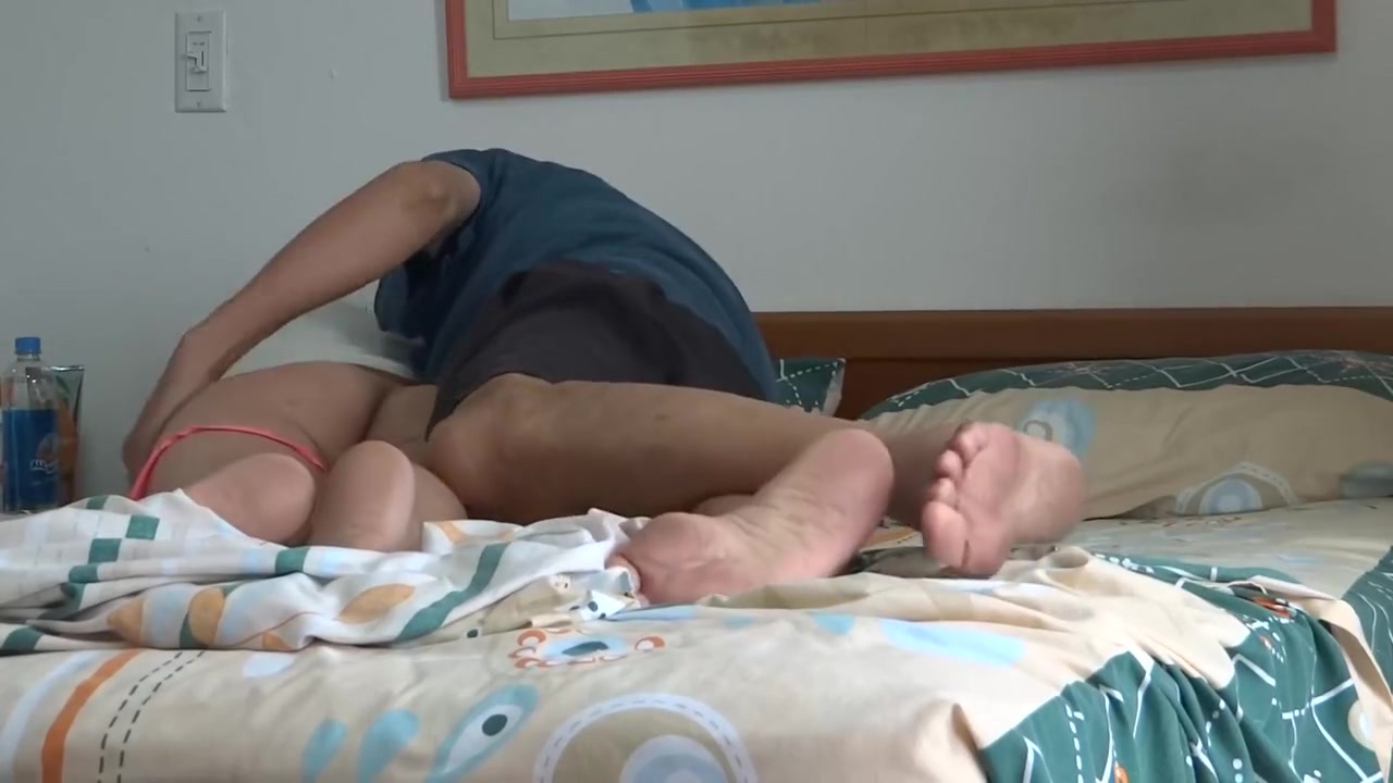 After Lying On The Beach And Fucking Delicious They Continue To Caress Me And Want Anal Sex