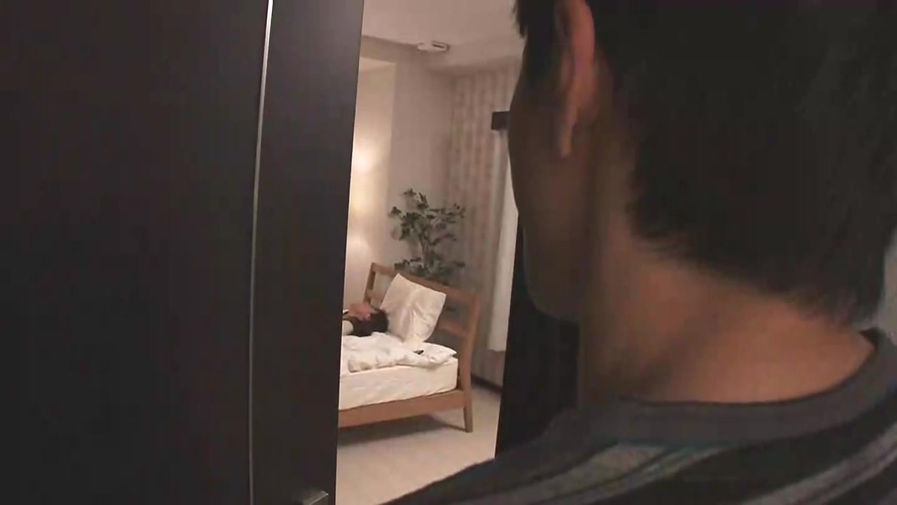Reiko Sawamura in Reiko gets the job done herself - MilfsInJapan