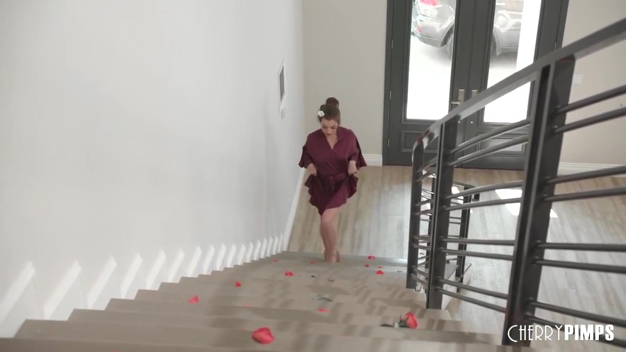 Gets Turned On In The Bathtub And Loves Masturbating With Her Big Dildo - Spencer Bradley