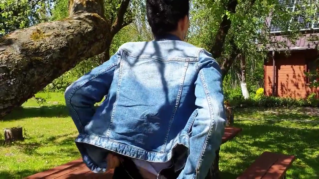 Orgasm Beneath The Shady Tree
