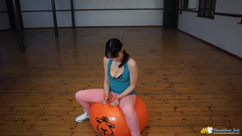 Charlie Elaine in Ill Bounce You Wank - DownblouseJerk