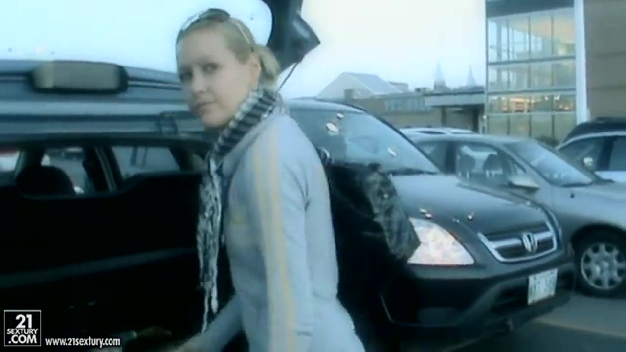 Dude tries to seduce Sophie Moone to fuck