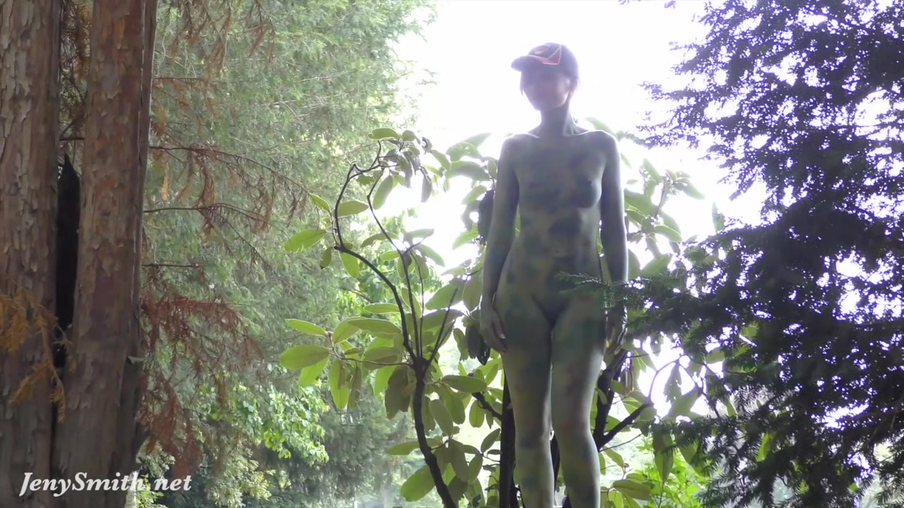 INVISIBLE NAKEDNESS IN THE CITY. BODY ART WITH PUBLIC NUDE BY JENY SMITH