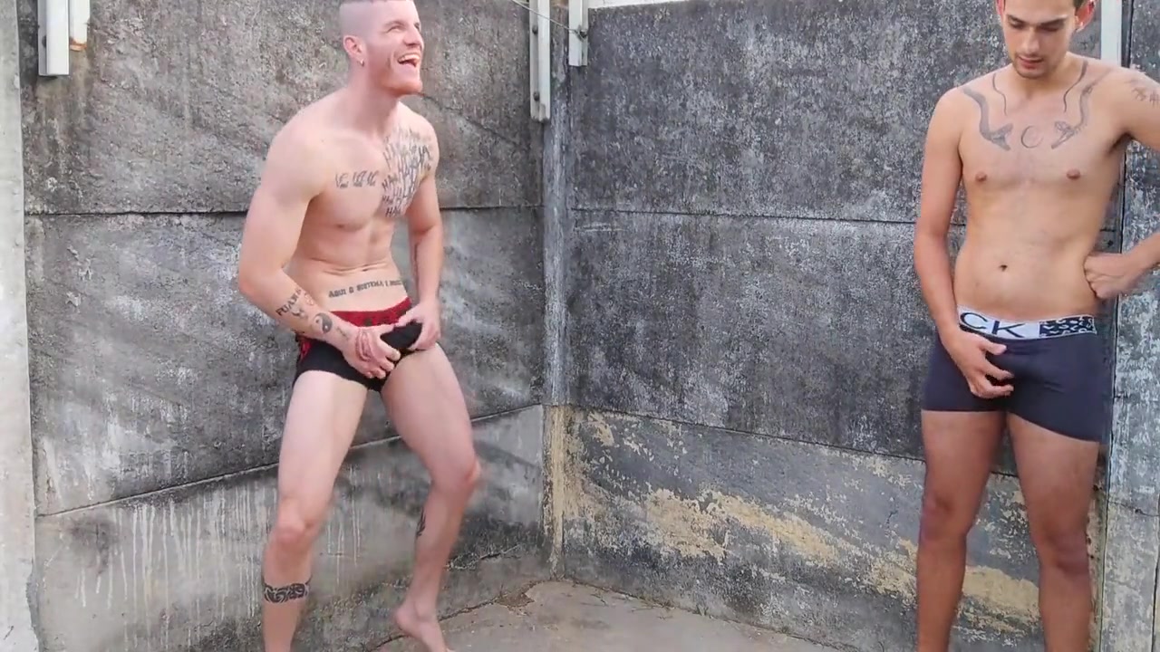 Carmona E Cobra Batendo Uma No Quintal 7 Min