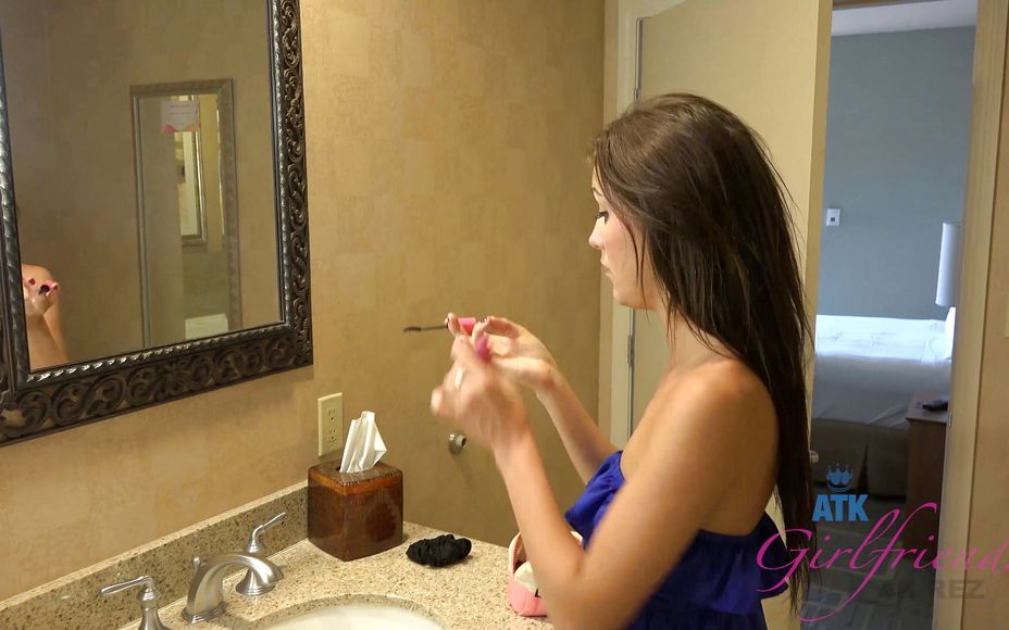 Virtual Vacation In Las Vegas With Renee Roulette 1/3