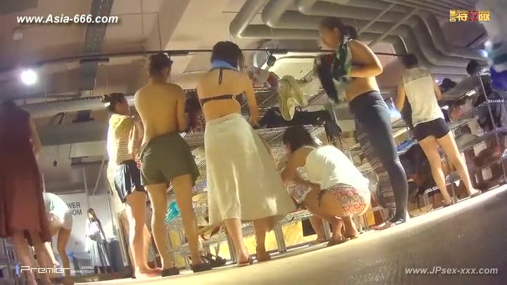 japanese public bathroom changeroom.***