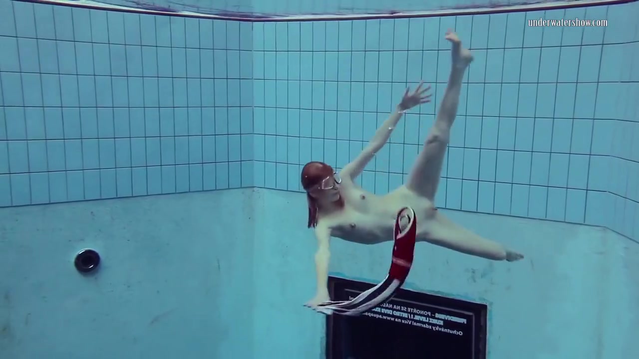 Nastya Super Underwater Hot Babe From Russia