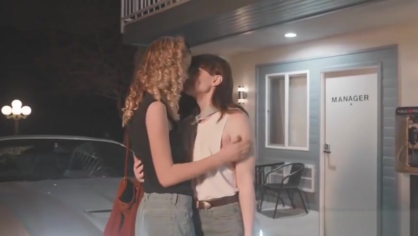 Blonde shemale fistfucks her girlfriends pussy hardcore