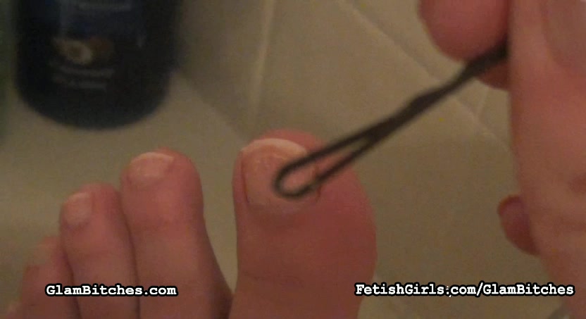 Toe Cleaning with Princess Bridgette