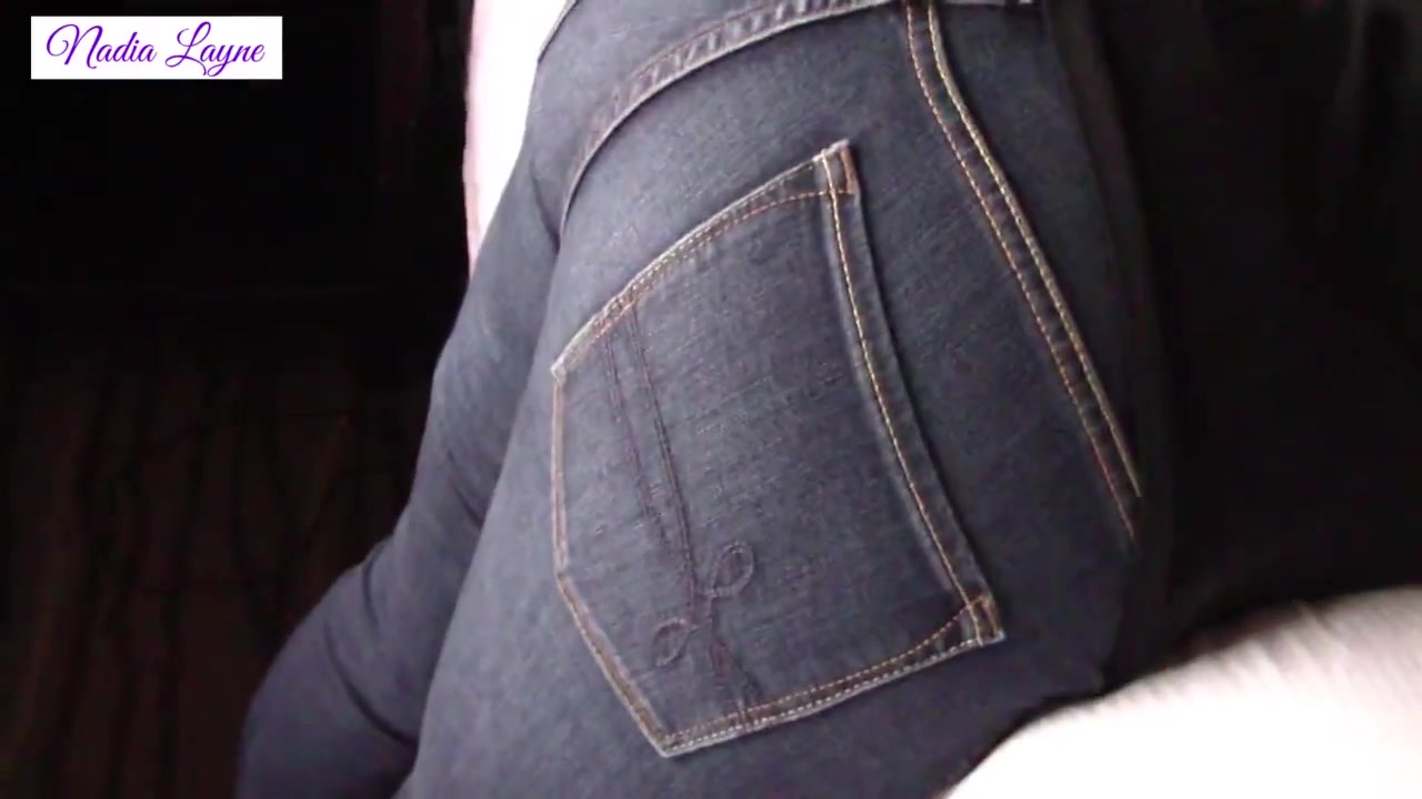 Milf's Big Booty In Jeans Gets Rubbed