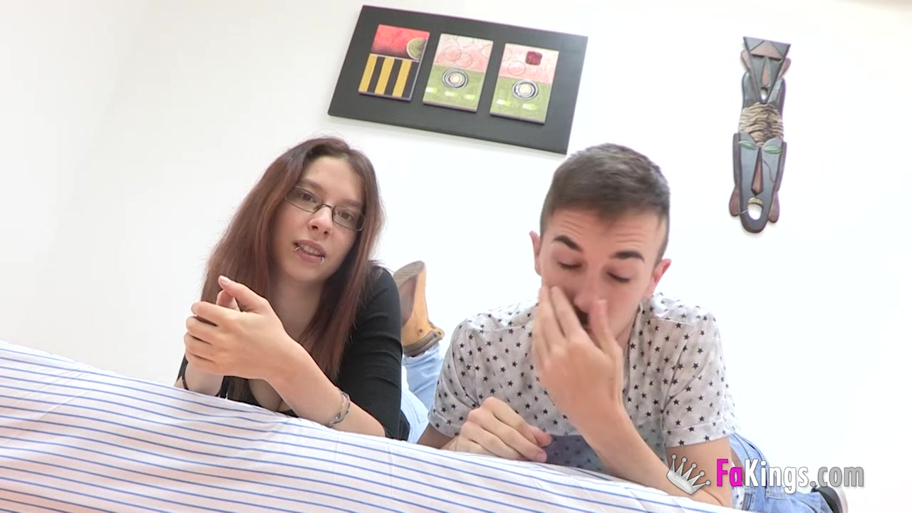 A couple of sex professionals have a threesome with a fashion
