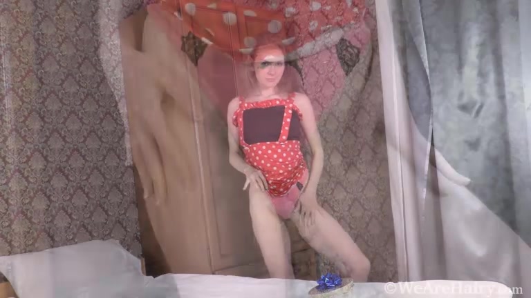 Dolores Knapp enjoys showing off her body in bed