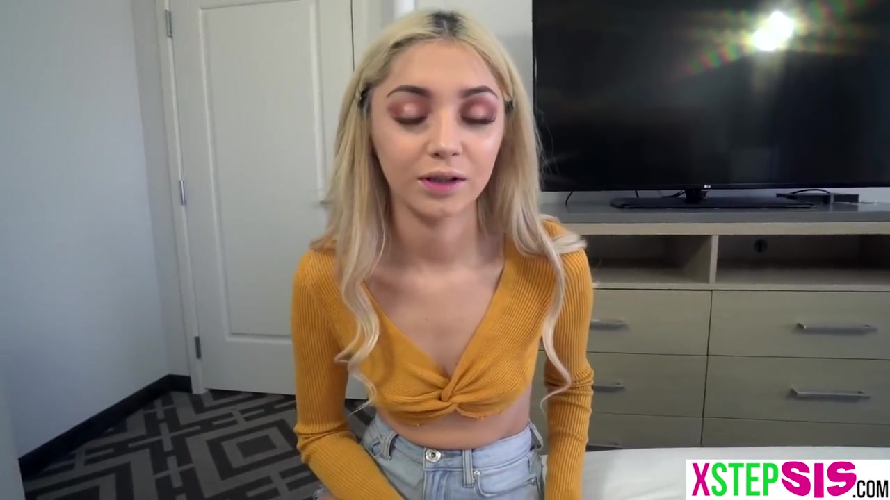 teen 18+ Stepsister Sia Lust Licks Everything She Comes Across