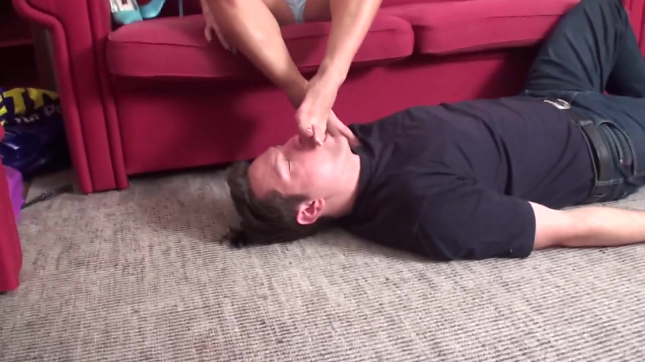 Foot worship 151 drilling toes by Foot Girls