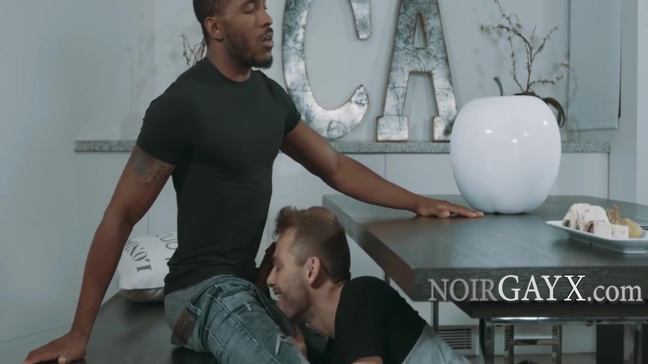 Gay Porn - This Twink Loves Pda 8 Min