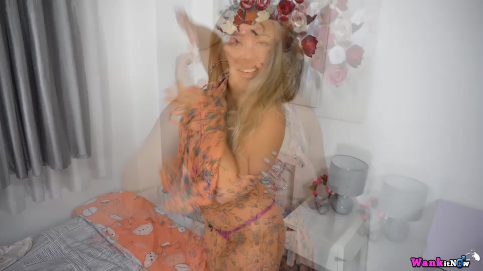 Beth - Naughty Party Preparation - Sexy Videos - WankitNow