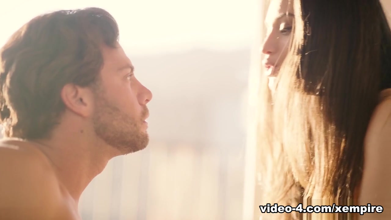 Liv Wild & Seth Gamble in Can I Take Your Picture?