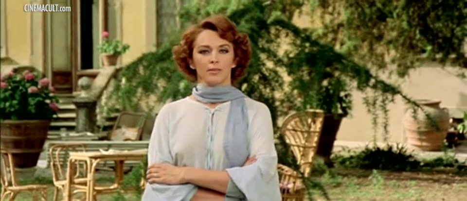 Edwige Fenech and Susan Scott - Il vizio di famiglia