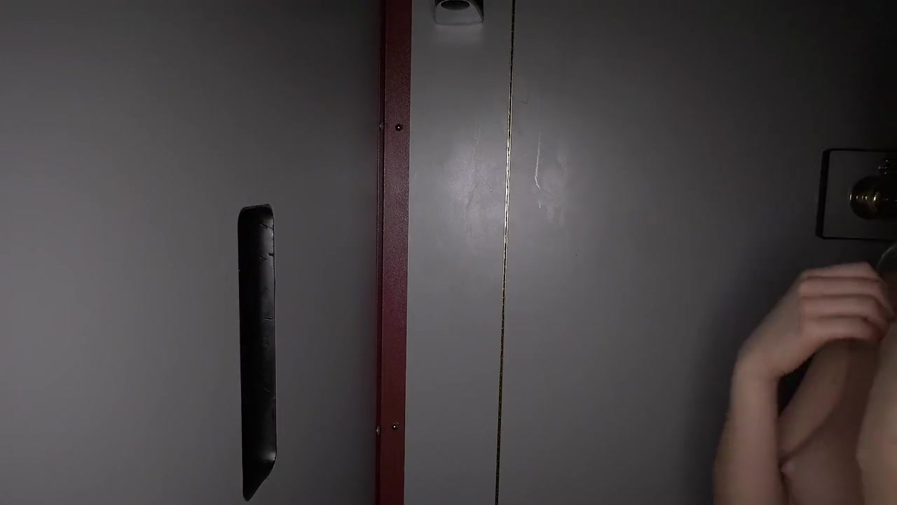 Masked Girlfriend Gloryhole