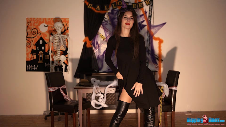Jess West - Spooky Spunk - BoppingBabes