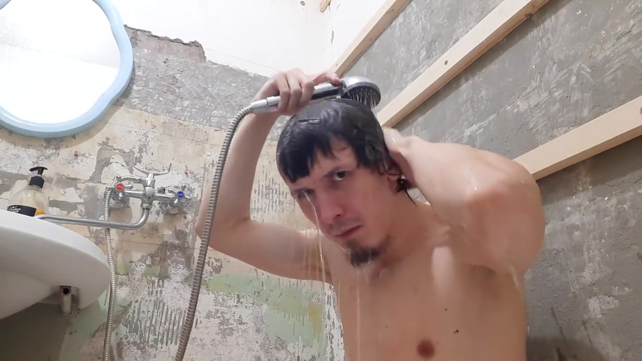 Hot Muscular Guy Washes In The Shower 4k Video