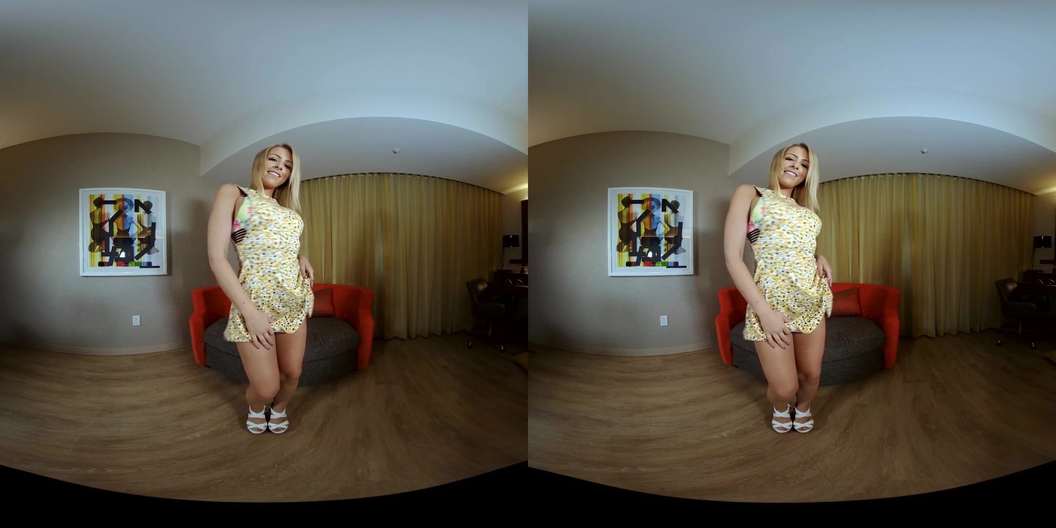 Zoey Monroe in Blonde Cutie Zoe Monroe Puts On A Sizzling Hot Show - ScrewBoxVR