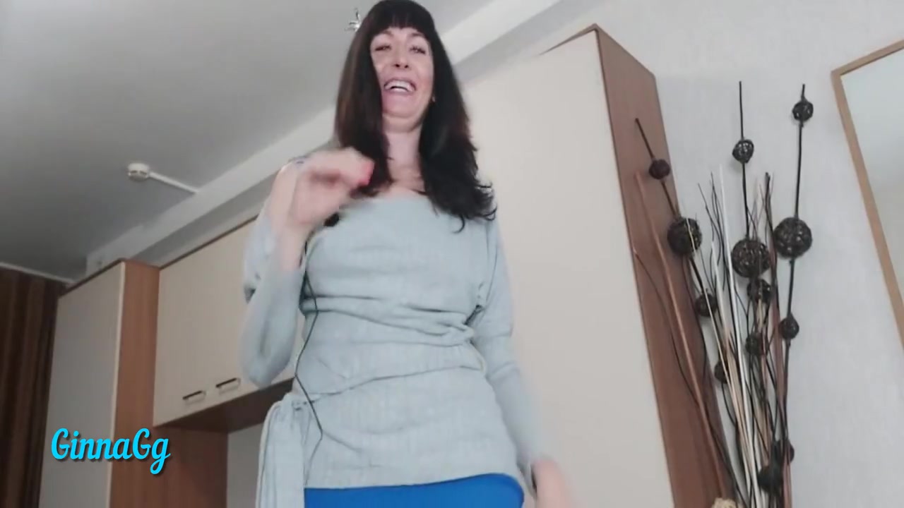 My Creamy Cunt Started Leaking From The Cucumber. Fisting And Squirting 11 Min
