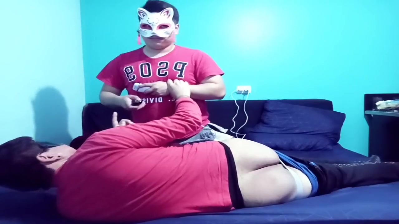 Mi Amigo Me Ayuda A Depilarme Y Terminamos Follando Pt1