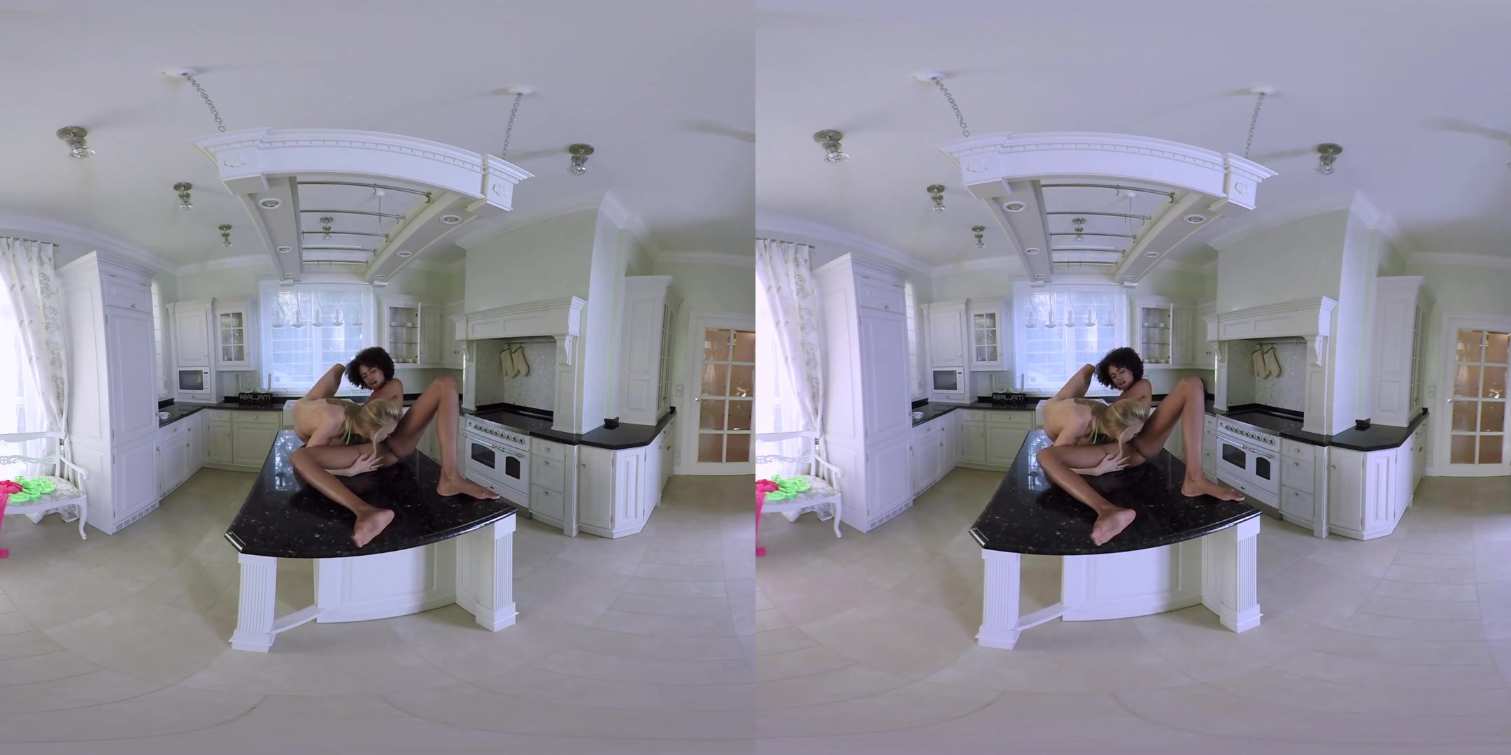 Luna Corazon & Nancy A in Kitchen Fun - RealJamVR