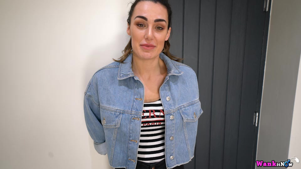 Laura - Old Friends - Sexy Videos - WankitNow