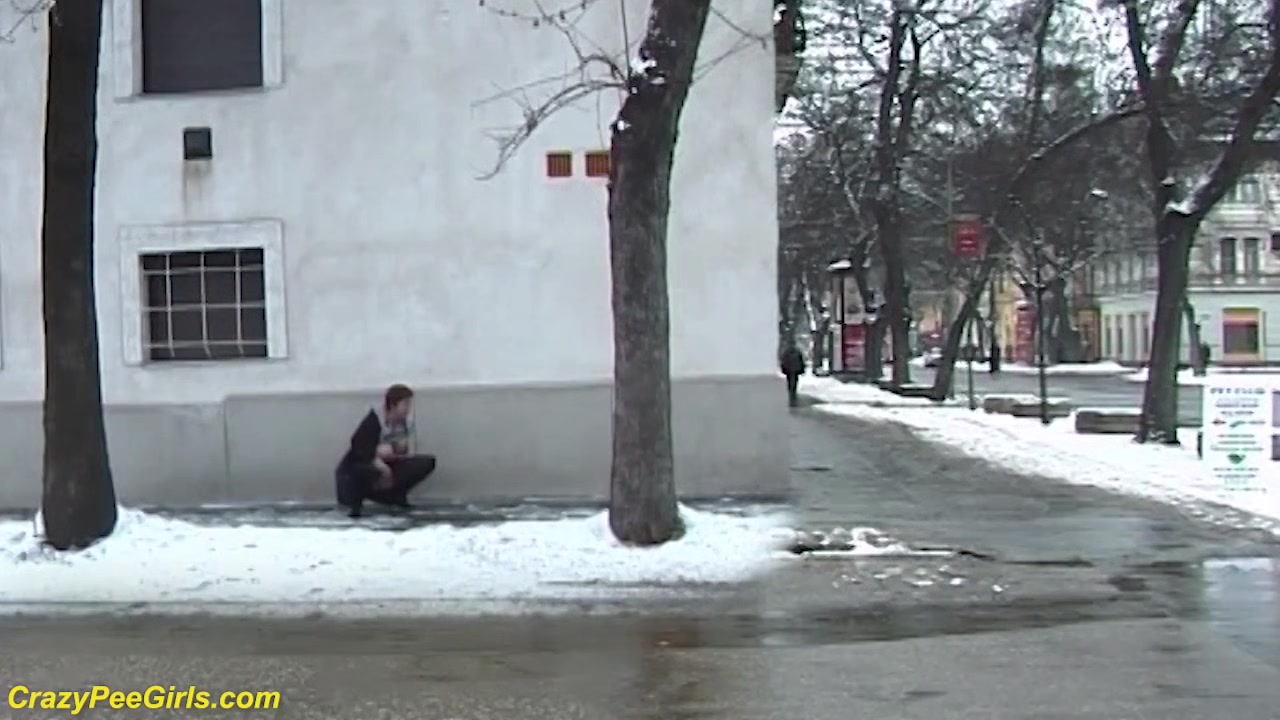 bbw milf peeing in public