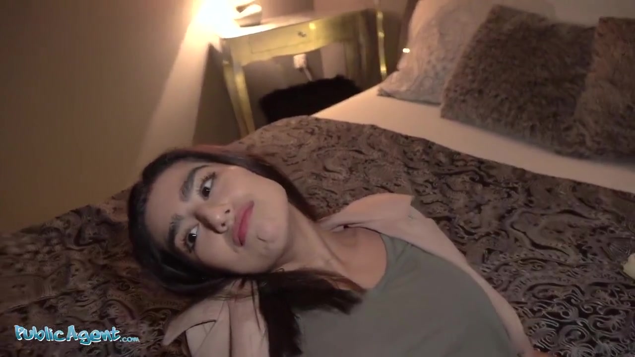 Aaeysha Gets Fucked On Valentines Last Day In A Hotel