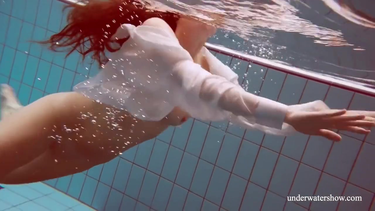 Big Tits Redhead Lola Underwater Nude