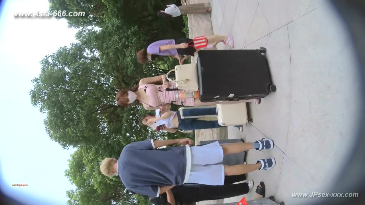peeping chinese amateur upskirt.113