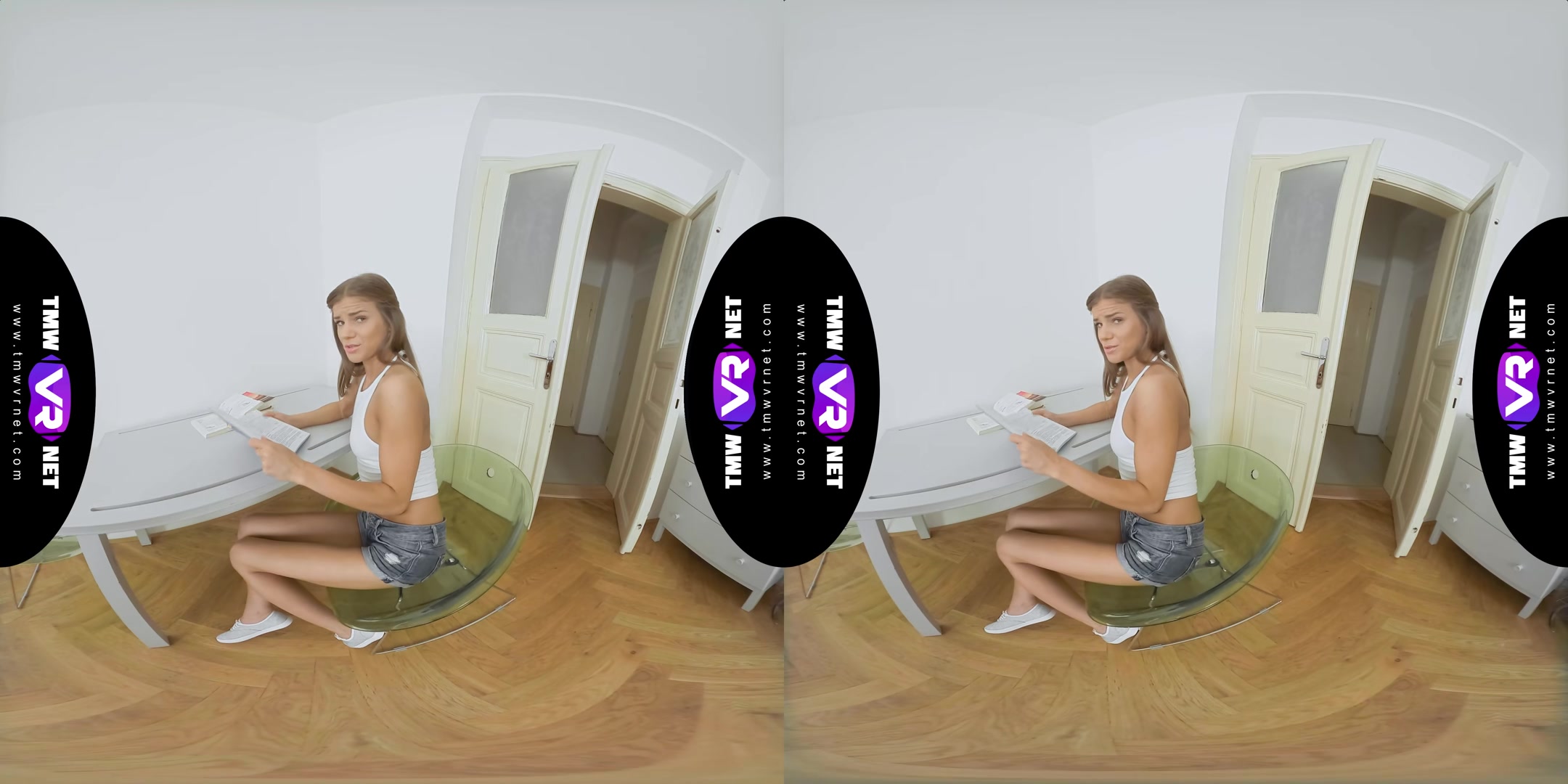 Sweetie Rubs Cunt To Relax - TmwVRNet