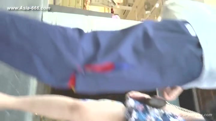 peeping chinese amateur upskirt.***