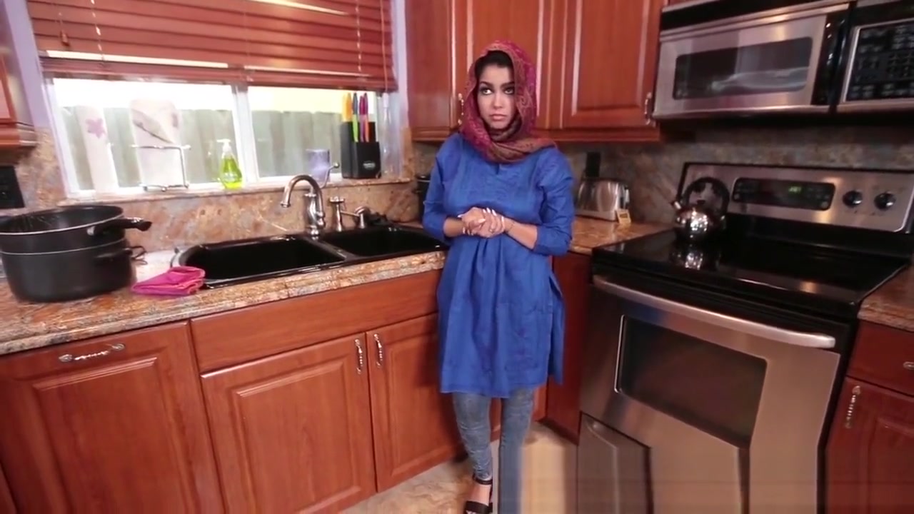 Muslim Arab teen 18+ in Hijab Riding Dick