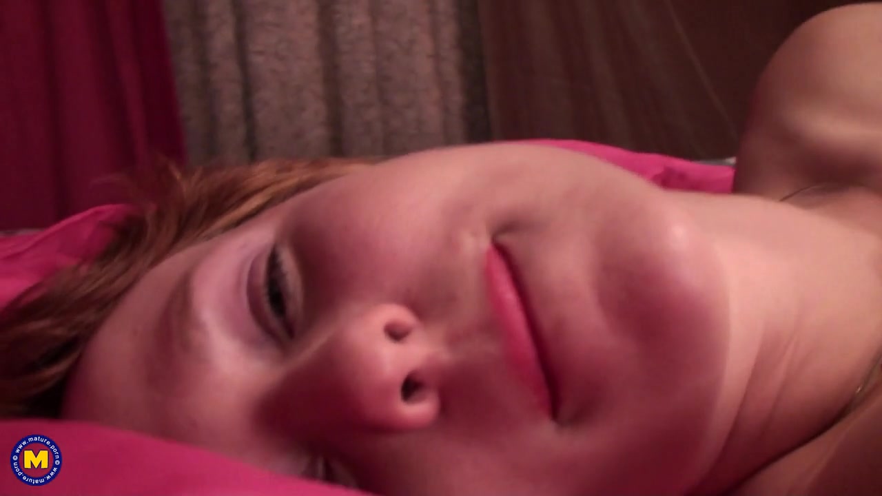 Sexy Big Ass Redhead American Mom Fingers And Fuckes Herself - MatureNL