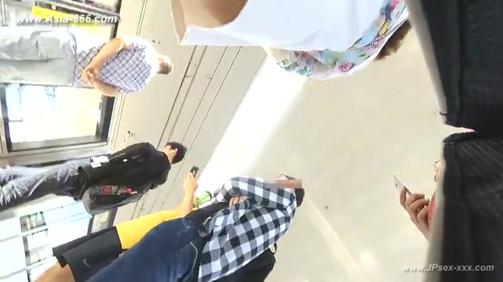 peeping chinese amateur upskirt.32