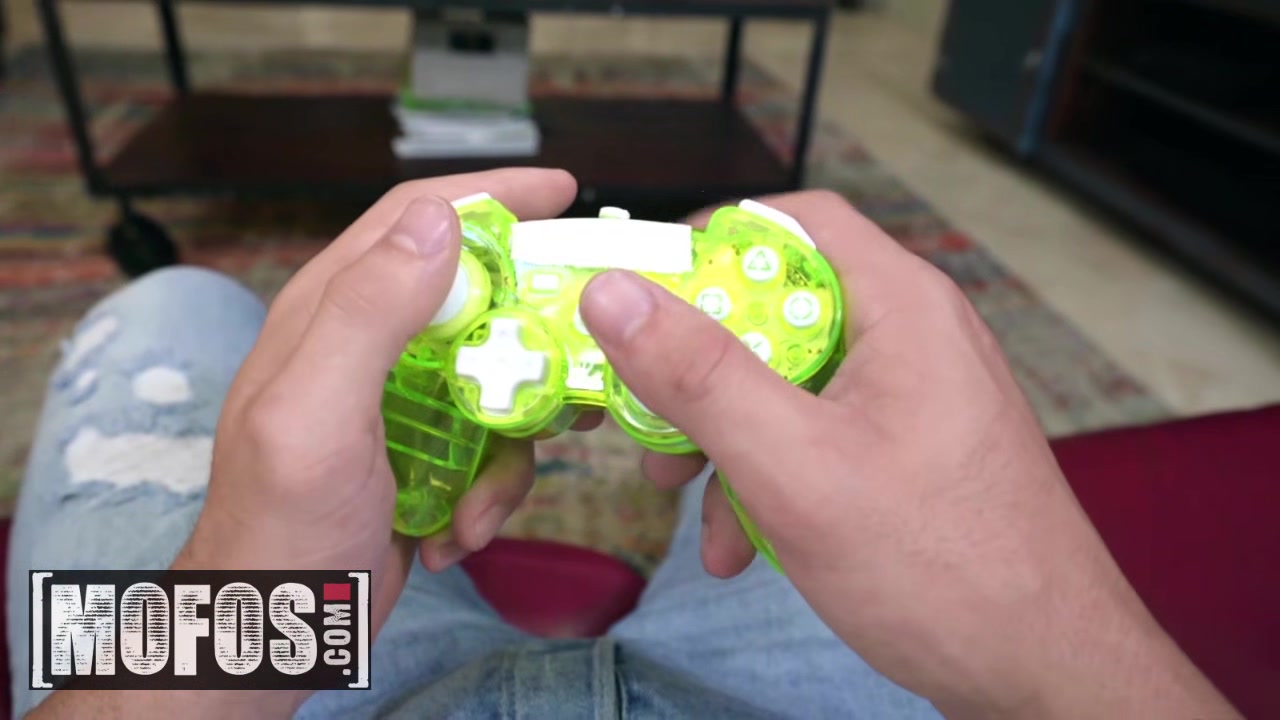MOFOS - Lets Try Anal - Joseline Kelly - Scoring in Gamer Girls Ass