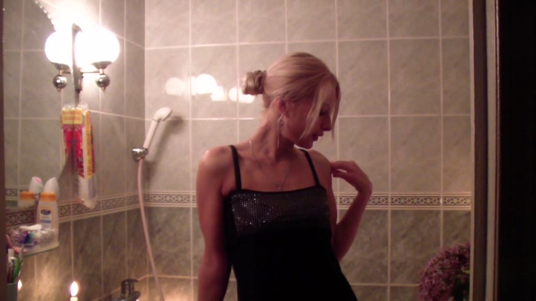 Romantic pair taking baths with wine and enjoying fuck