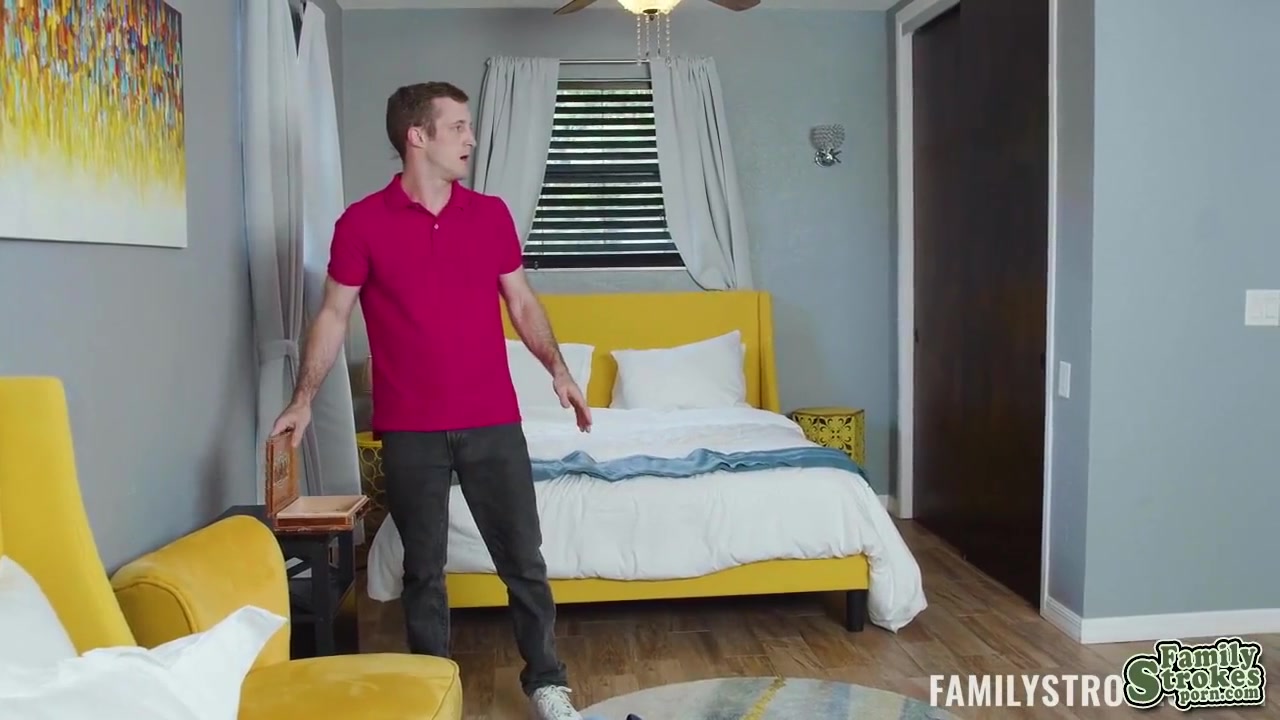 Penelope Sneakily Rides Bricks Huge Boner