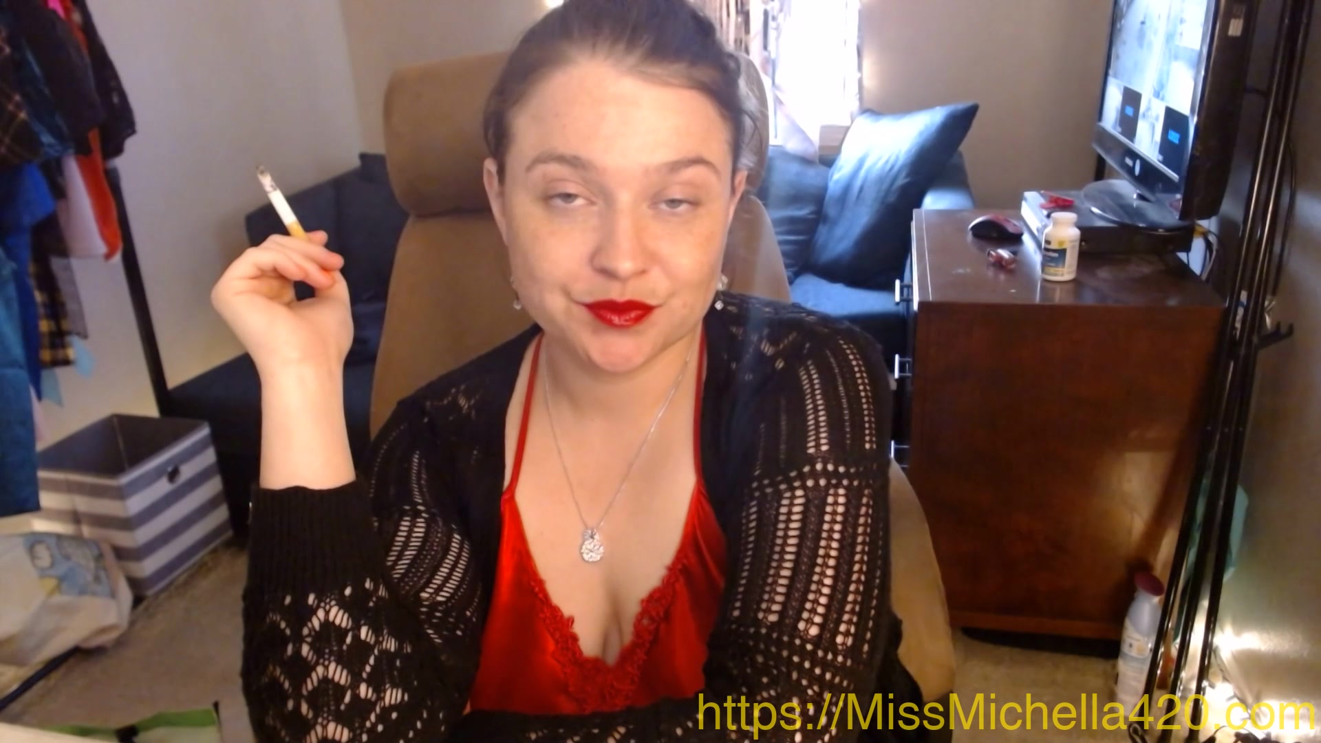 I Could A Better Orgasm From This Battery Than I Could Ever Get From You Little Shrimp Boy - Missmichella420