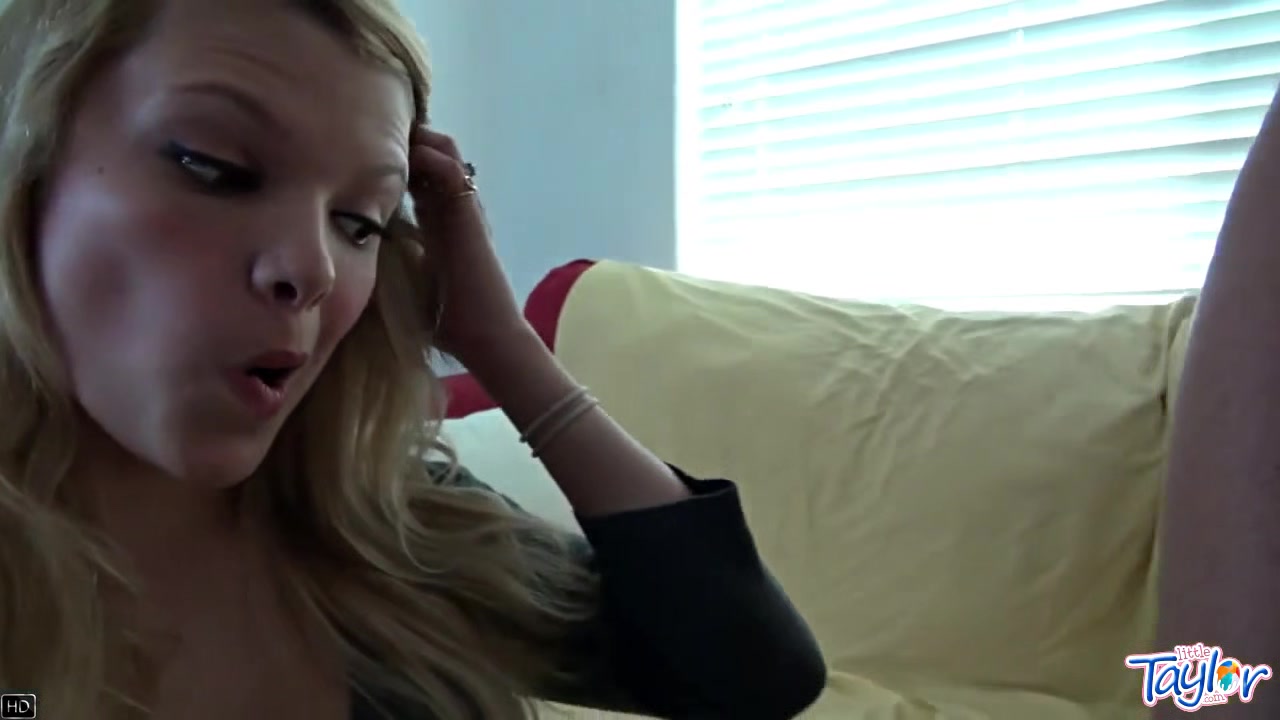 Little taylor with lesbian friends Licks Pussy