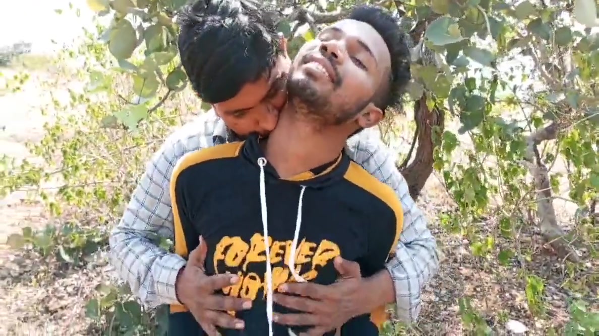 Indian Threesome Gay - A Unique Story Of A Boy And An Unknown Man Who Took His Bike To Go To College - Car Sex - Hindi Voice