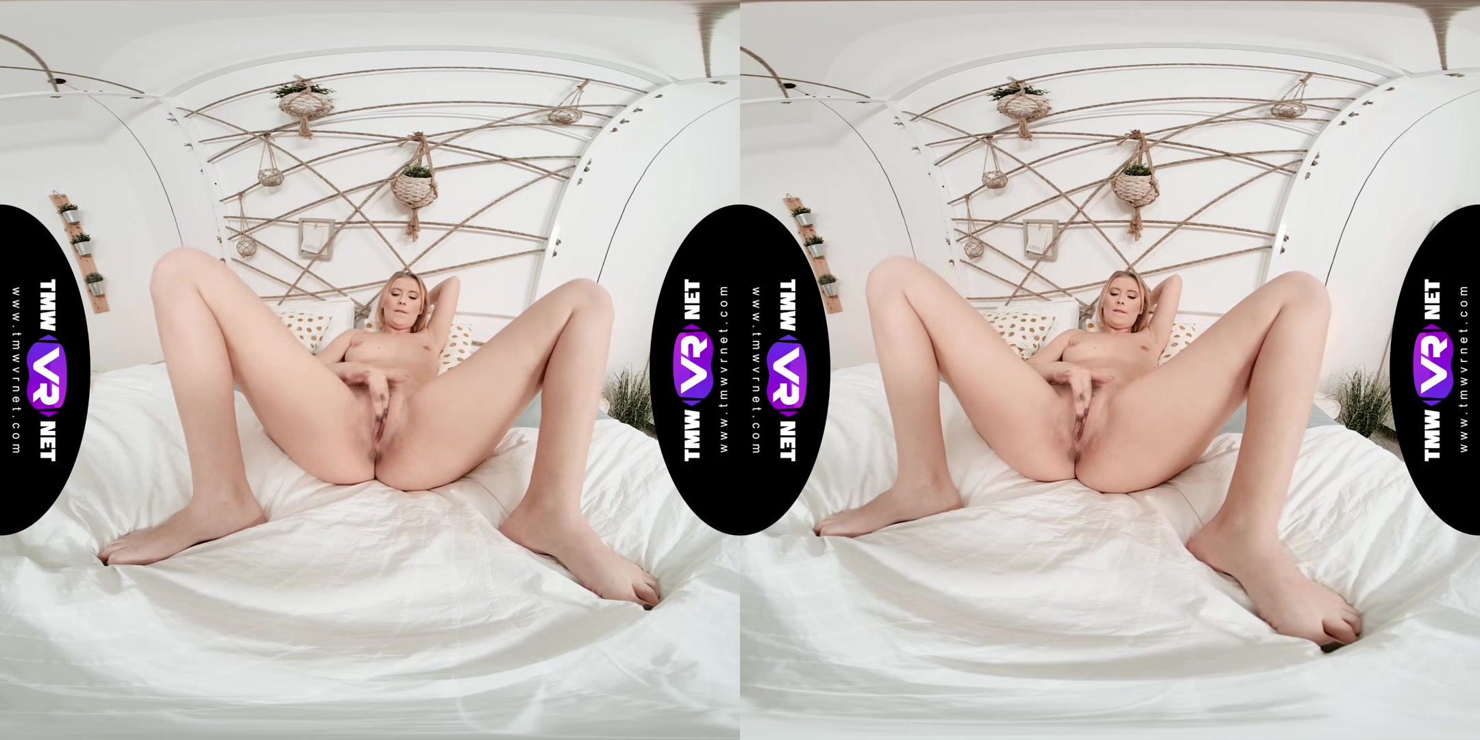 Teasing solo action in bed