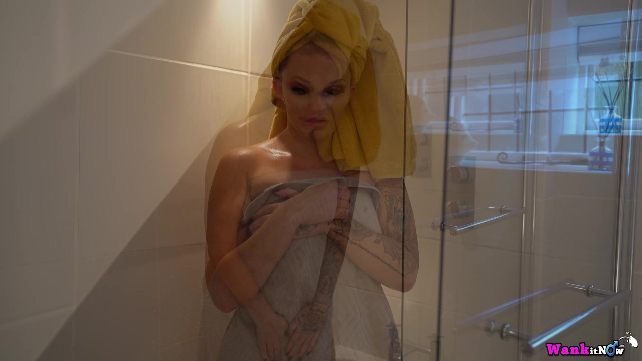 Louise Lee - Bit Perverted Pt:1 - Sexy Videos - WankitNow